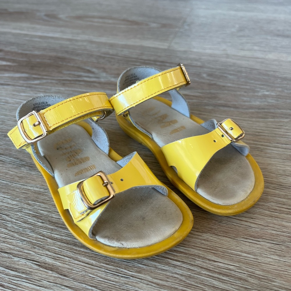 Umi kids yellow sandals